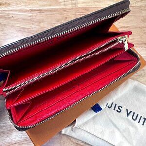 Louis Vuitton Zippy Wallet